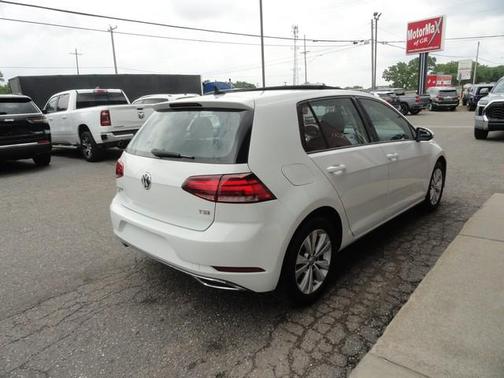 2018 Volkswagen Golf TSI SE
