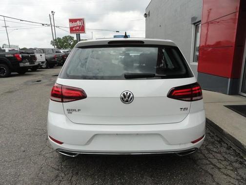 2018 Volkswagen Golf TSI SE