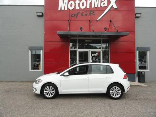 2018 Volkswagen Golf TSI SE