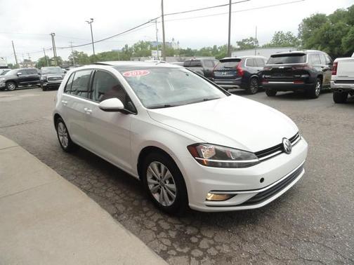 2018 Volkswagen Golf TSI SE