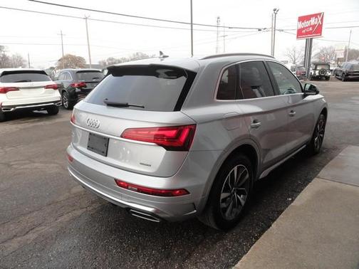 Florett Silver Metallic 2022 Audi Q5 45 S line Premium Plus