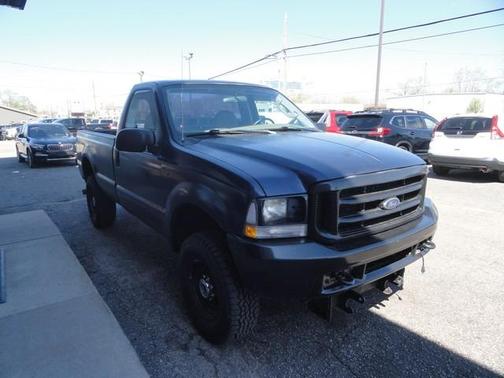 Blue 2004 Ford F-250 Super Duty