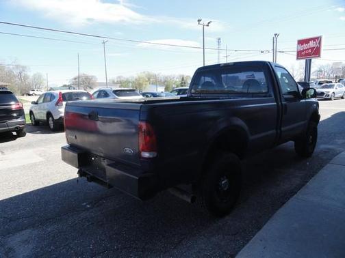 Blue 2004 Ford F-250 Super Duty