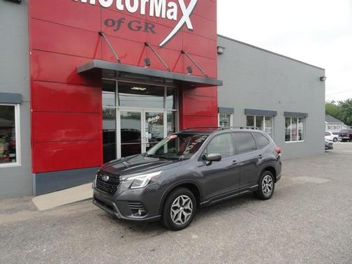Magnetite Gray Metallic 2023 Subaru Forester Premium