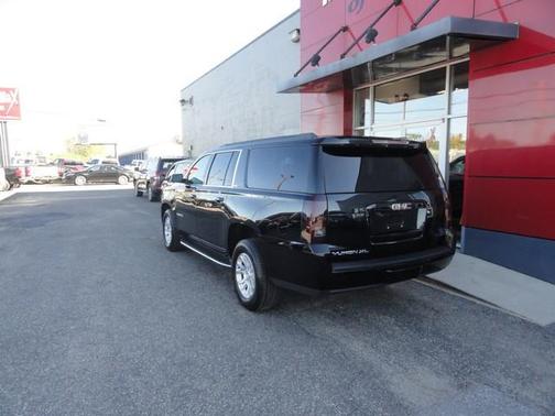 2017 GMC Yukon XL SLT