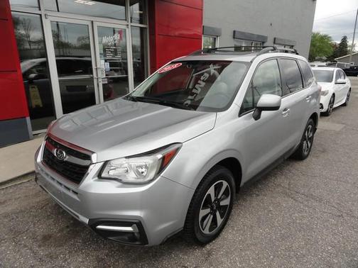 Ice Silver Metallic 2018 Subaru Forester 2.5i Premium