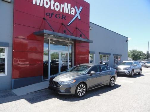 Gray 2019 Ford Fusion SE
