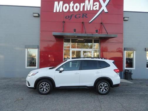 2023 Subaru Forester Premium