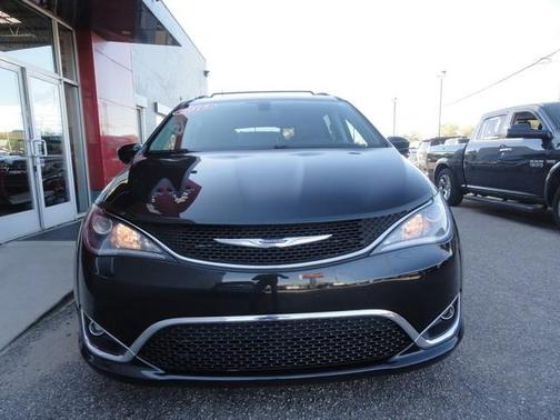 2018 Chrysler Pacifica Touring-L