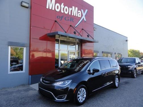 2018 Chrysler Pacifica Touring-L