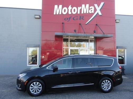 2018 Chrysler Pacifica Touring-L