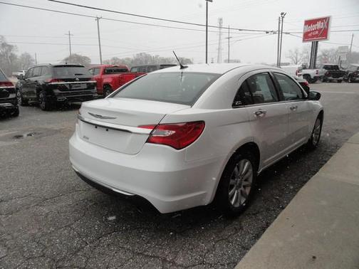 2013 Chrysler 200 Limited