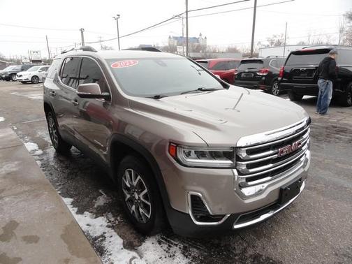 2023 GMC Acadia SLT