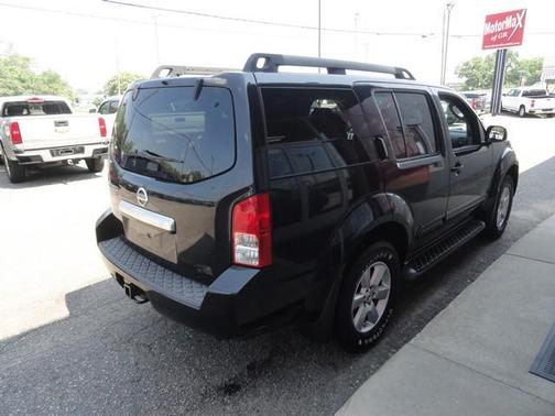 2012 Nissan Pathfinder SV