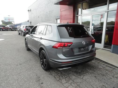 2021 Volkswagen Tiguan 2.0T SE R-Line Black