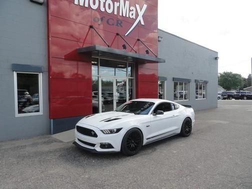 White 2016 Ford Mustang GT