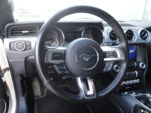White 2016 Ford Mustang GT