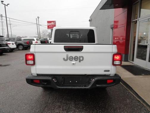 2023 Jeep Gladiator Overland