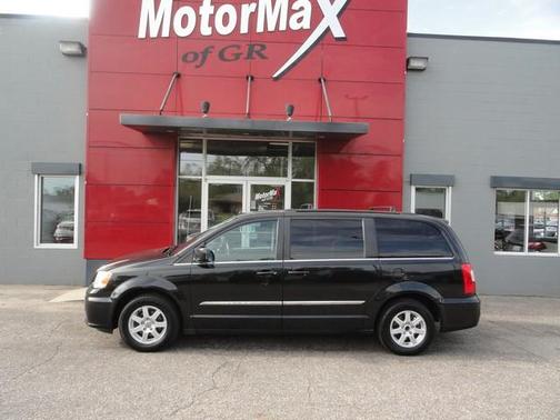Black 2012 Chrysler Town & Country