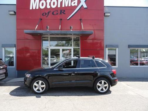 Black 2012 Audi Q5 2.0T Premium