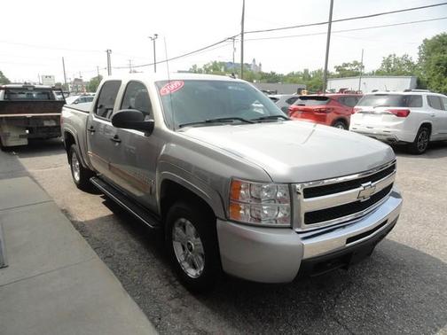 Silver 2009 Chevrolet Silverado 1500 LT Crew Cab