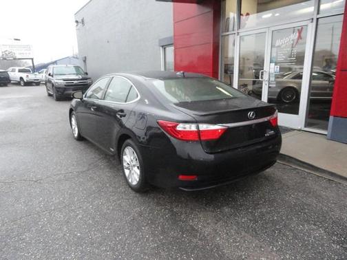 2015 Lexus ES 300h 