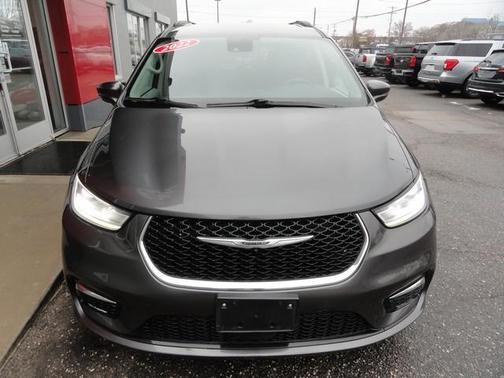 2022 Chrysler Pacifica Touring-L