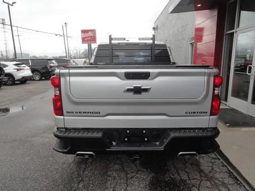 2022 Chevrolet Silverado 1500 Custom Trail Boss