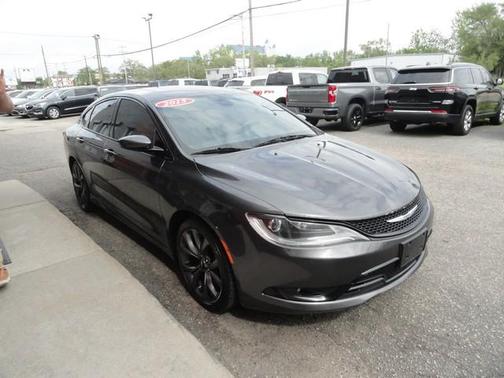 2015 Chrysler 200 S