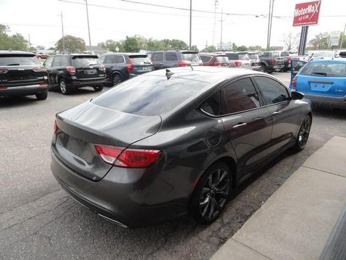 2015 Chrysler 200 S