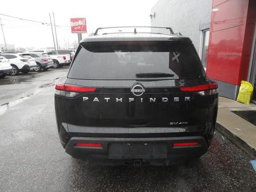 2022 Nissan Pathfinder SV