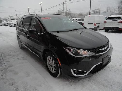 2020 Chrysler Pacifica Touring-L