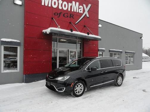 2020 Chrysler Pacifica Touring-L