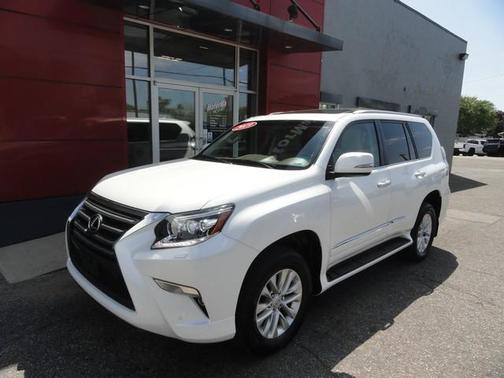 White 2019 Lexus GX 460