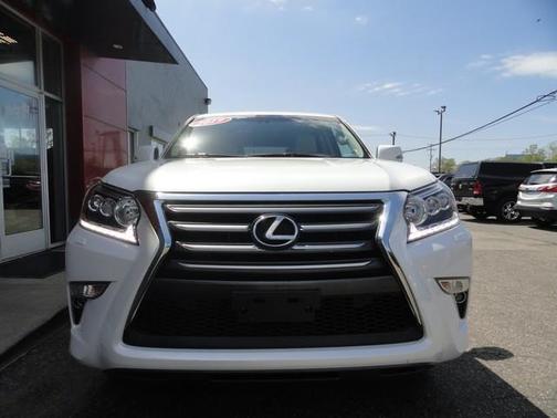 White 2019 Lexus GX 460