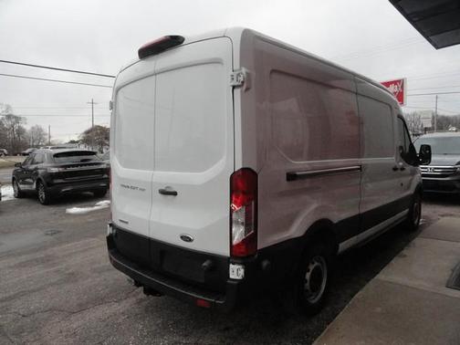 2019 Ford Transit-250 148 WB Medium Roof Cargo