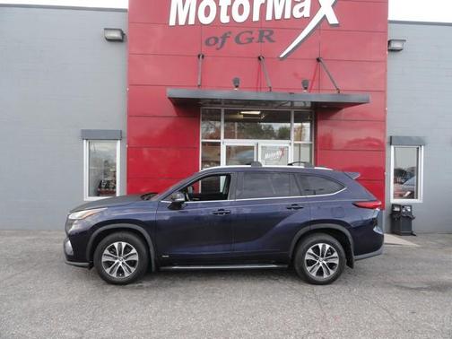 2023 Toyota Highlander Hybrid XLE