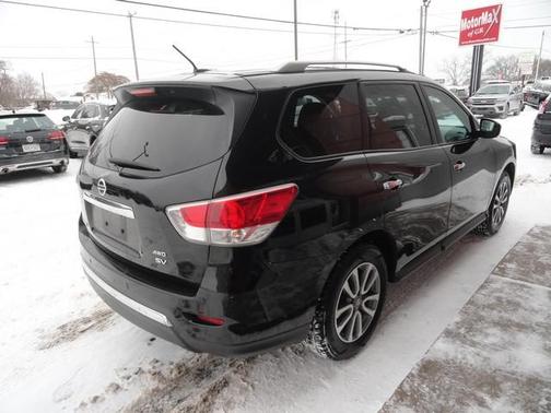 2013 Nissan Pathfinder SV