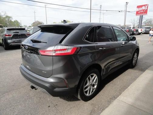 2022 Ford Edge SEL