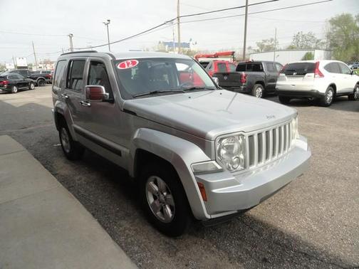 Silver 2012 Jeep Liberty Sport