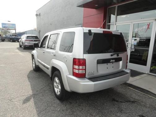 Silver 2012 Jeep Liberty Sport