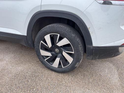 2025 Volkswagen Atlas Cross Sport 2.0T SE w/Technology 4MOTION