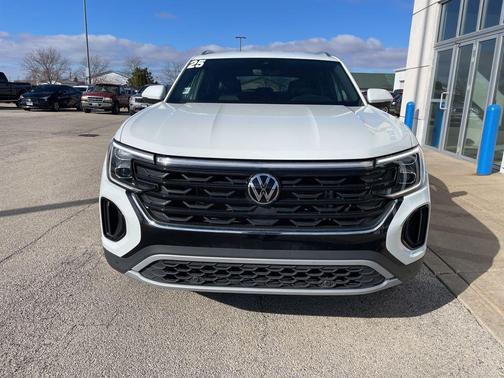 2025 Volkswagen Atlas Cross Sport 2.0T SE w/Technology 4MOTION