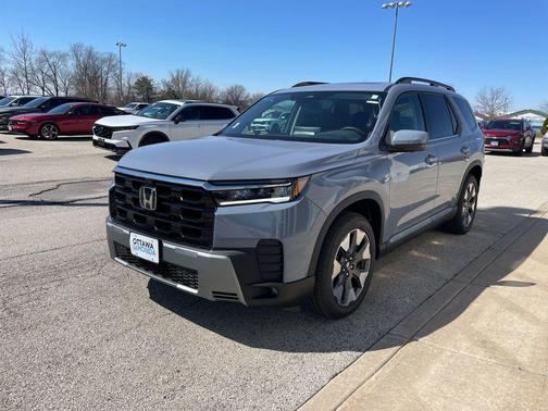 Sonic Gray Pearl 2026 Honda Pilot Touring 8-Passenger