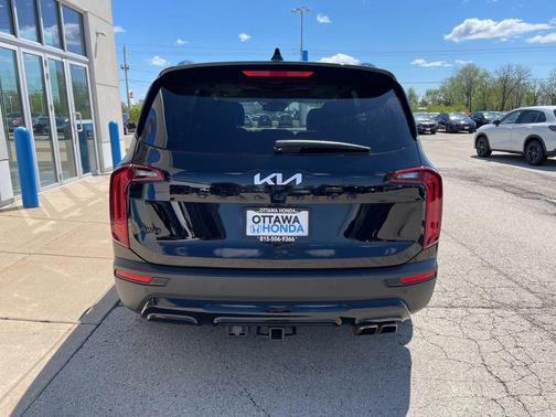 Ebony Black 2022 Kia Telluride EX