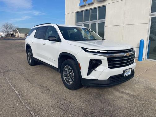 2024 Chevrolet Traverse LT