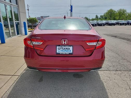 Lunar Silver Metallic 2019 Honda Accord LX