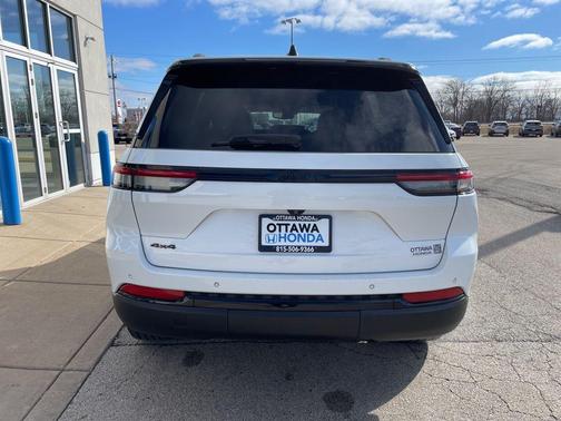 2024 Jeep Grand Cherokee Altitude