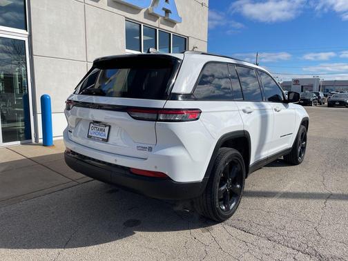 2024 Jeep Grand Cherokee Altitude