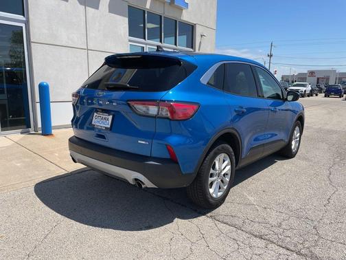 Blue Metallic 2020 Ford Escape SE